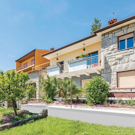 Cozy Apartment In Rabac With Kitchen Екстериор снимка