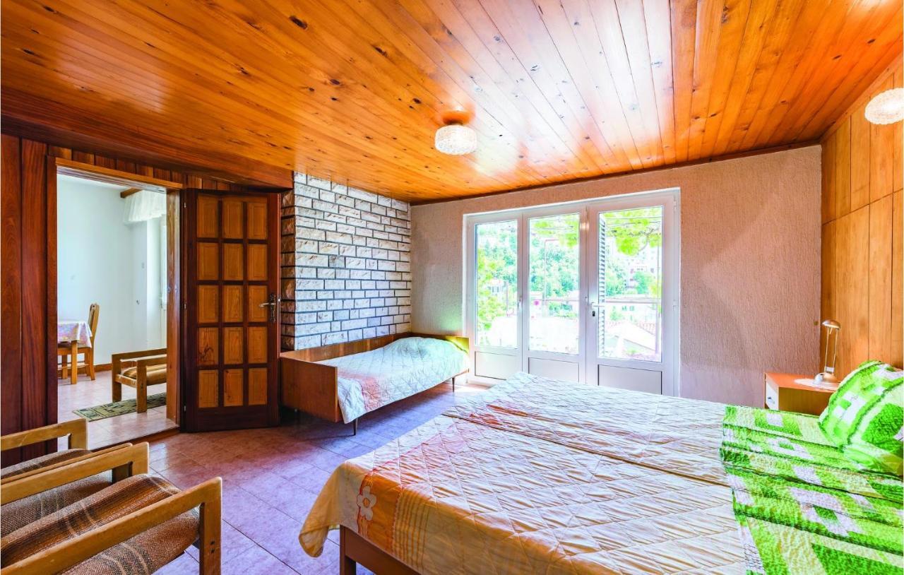 Cozy Apartment In Rabac With Kitchen Екстериор снимка
