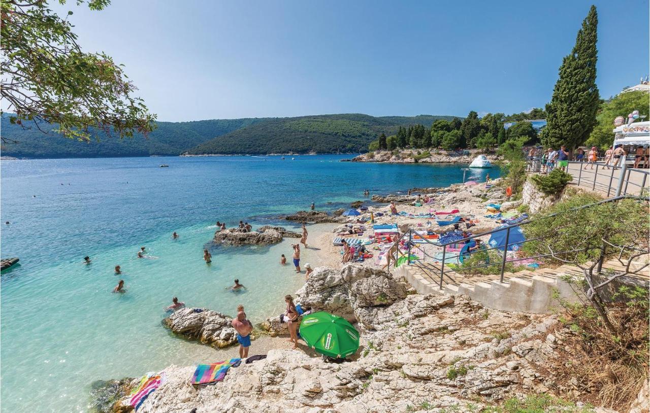 Cozy Apartment In Rabac With Kitchen Екстериор снимка